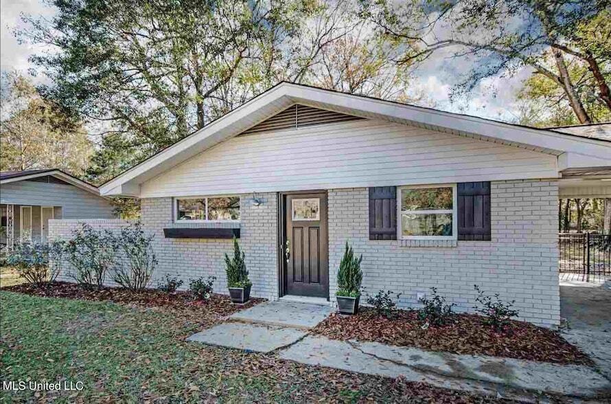 Primary Photo - 361 Mary Ann Dr