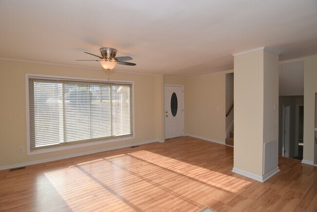 Building Photo - Large 3 Bed/2 Bath House for Lease in Heph...