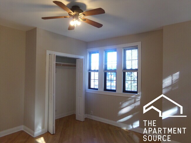 Foto del edificio - 897 Green Bay Rd