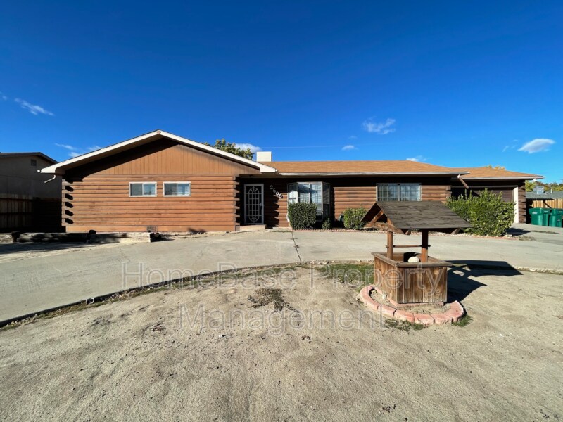Foto principal - 2600 Cliffside Dr