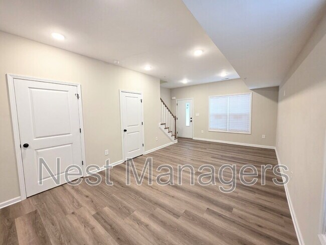 Foto del edificio - 1511 Fort Bragg Rd