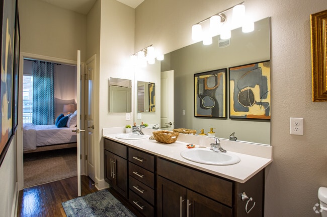 1 BR, 1BA - Silver Collection At Carl D Silver