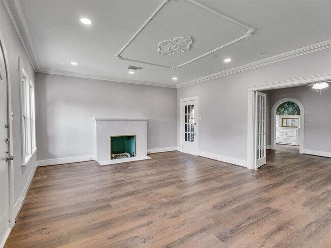 Foto del edificio - 4625 Bell St