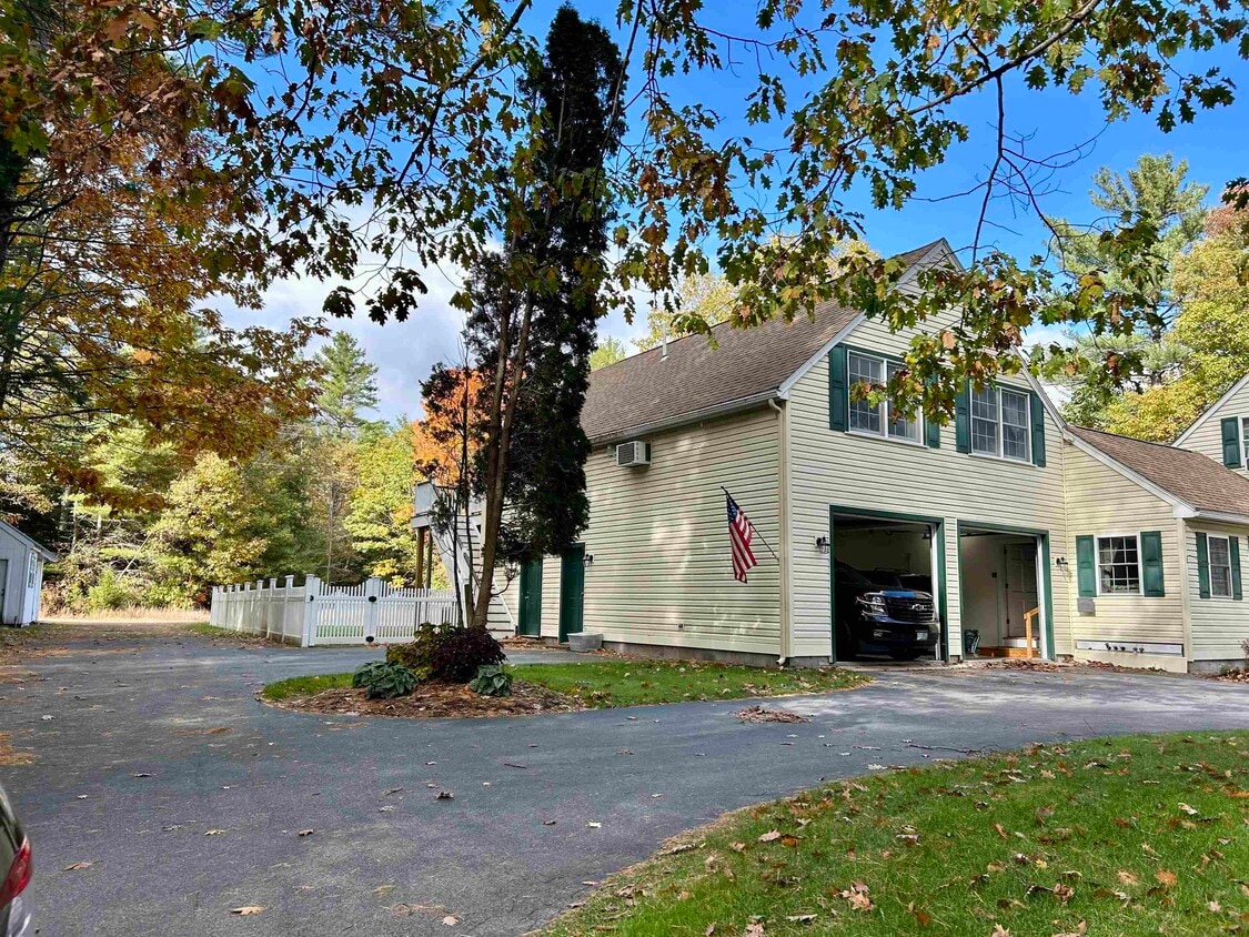 Primary Photo - 557-559 E Penacook Rd