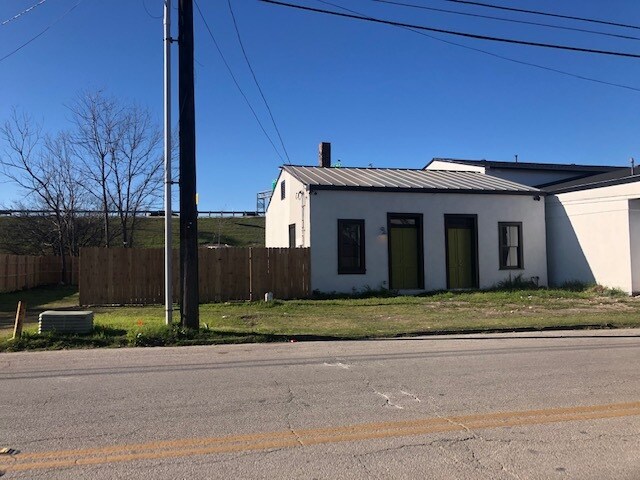 Building Photo - 721 Austin St