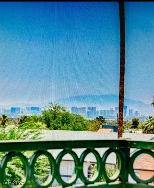 Foto del edificio - 6201 E Lake Mead Blvd