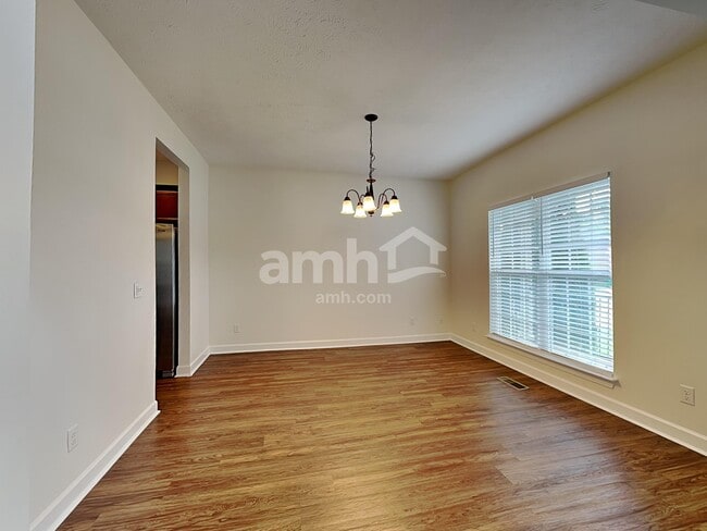Building Photo - 6457 Sunnywood Dr