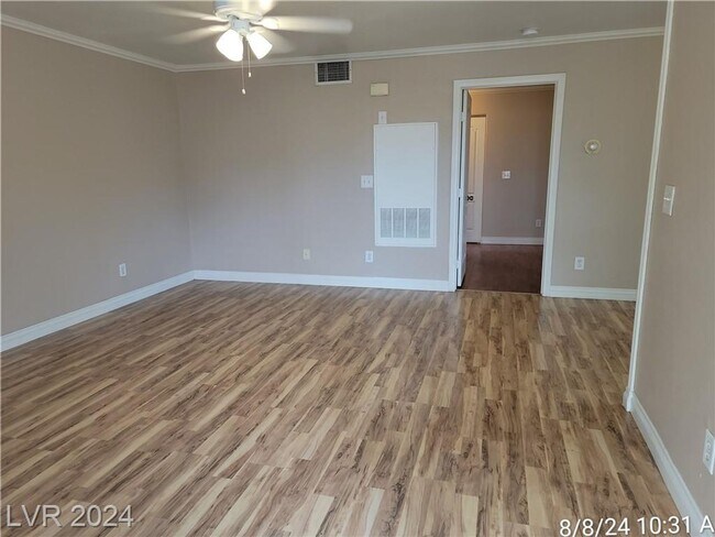 Building Photo - COZY 1ST FLOOR UNIT TUCKED AWAY IN THE OLD...