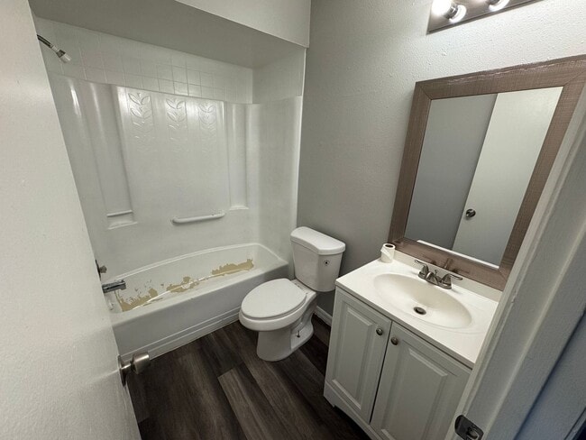 Building Photo - For Rent – 2 Bedroom, 2 Bathroom Duplex