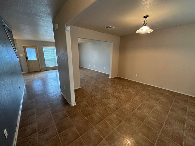 Building Photo - 4Bd/2.5Ba in Killeen, TX!