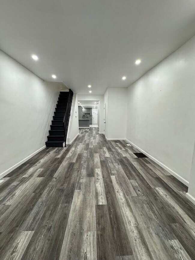 Foto del edificio - Renovated 3-Bedroom Home with Modern Ameni...