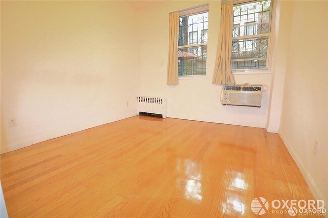 Building Photo - 51 W 69th St