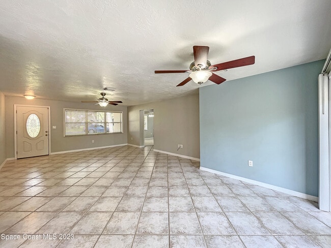 Building Photo - 305 Belmont Dr