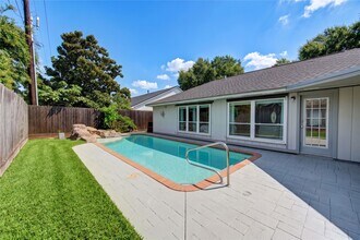Building Photo - 7023 Brockington Dr