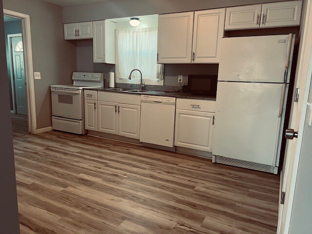 Foto del edificio - 215 Dee St