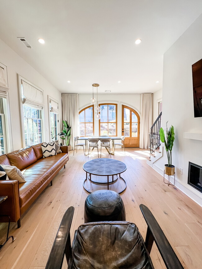 Foto del edificio - 125 Kelmscott Ln