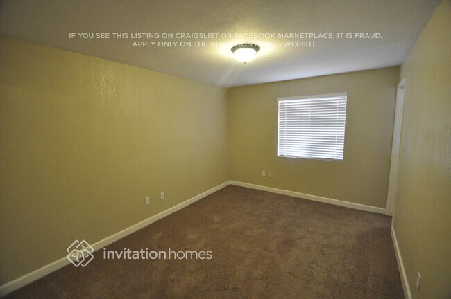 Foto del edificio - 3643 E Surrey Ave