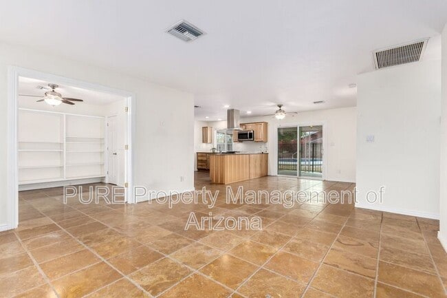 Building Photo - 3839 E Shangri La Rd