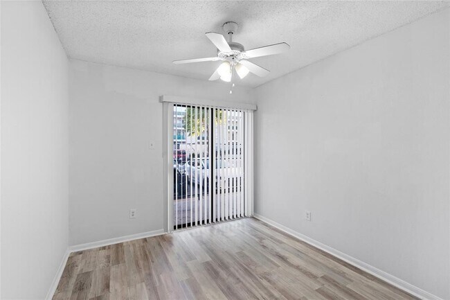 Building Photo - 2830 S Bartell Dr