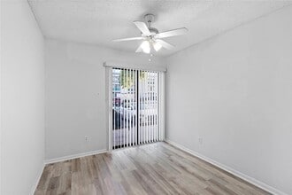Building Photo - 2830 S Bartell Dr