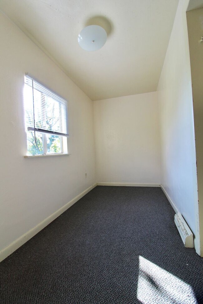 Foto del edificio - Sunny Side - 3 Bedroom Big House - Availab...