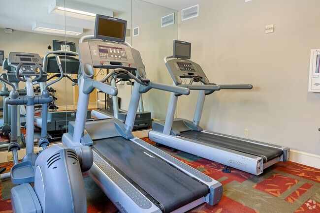 Fitness Center - 25 Connector