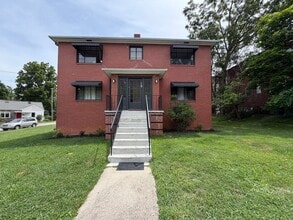 Building Photo - 19 Murdock Ave