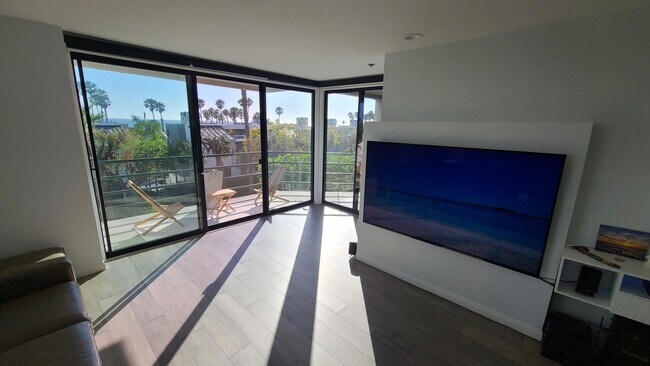 Building Photo - 2940 Neilson Way