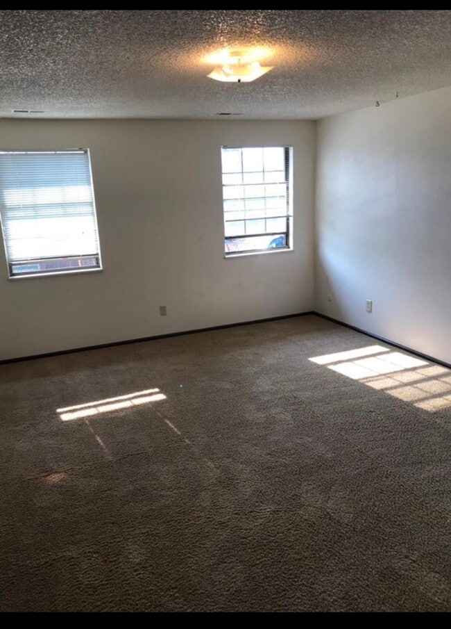 Foto del edificio - 1720 Cambridge Dr