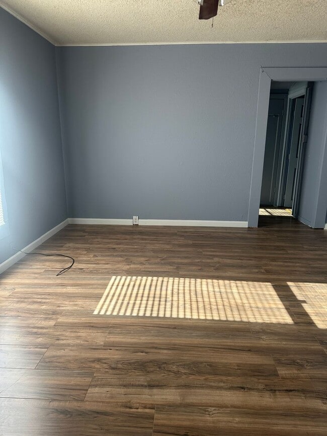 Building Photo - Charming Living in the Heart of Turlock