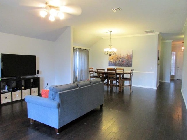 Building Photo - 3016 Cruden Dr