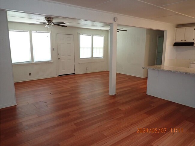 Building Photo - 1821 Seale St