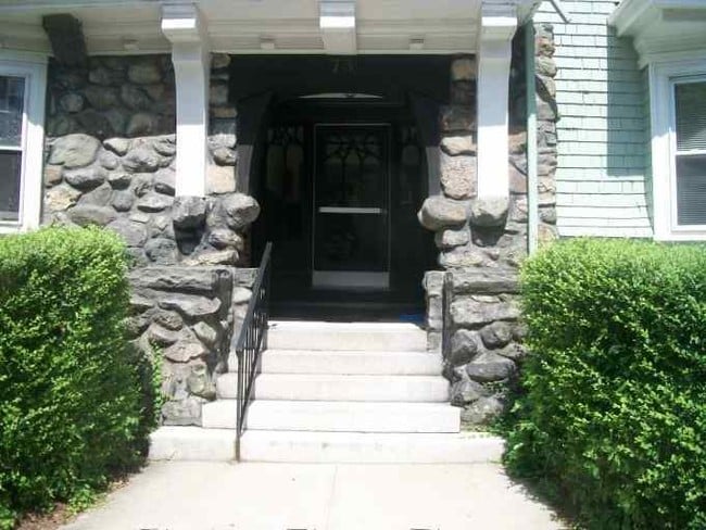 Building Photo - 73 Dana St