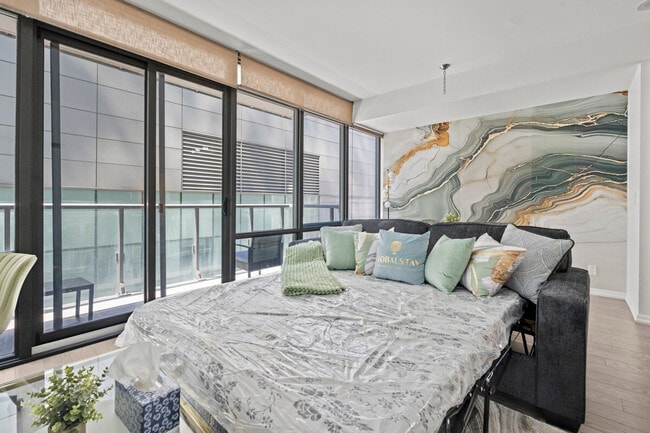 Photo du bâtiment - 832 Bay St.