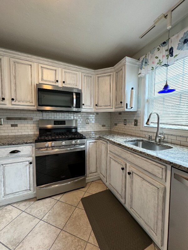 Building Photo - 33A Sigel St