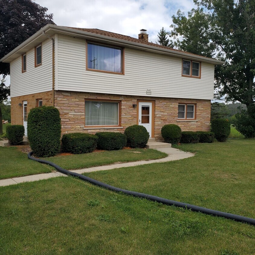 S102W19504 Kelsey Dr, Muskego, WI 53150 House Rental in Muskego, WI