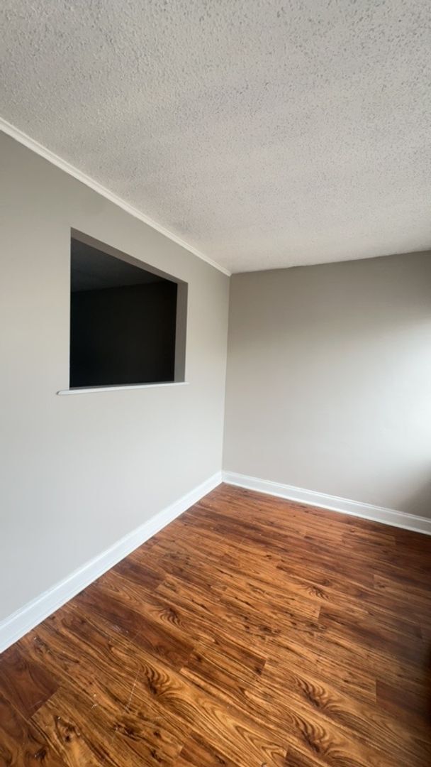 Building Photo - University Towers- 1bd/1ba Apartment Available for Fall 2026!