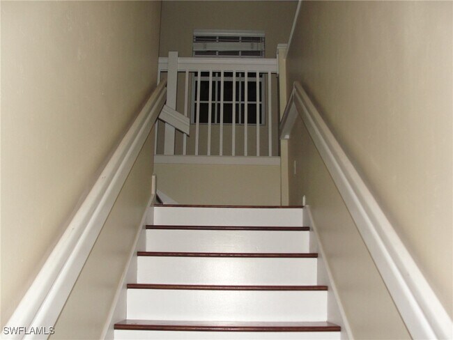 Foto del edificio - 1295 Henley St