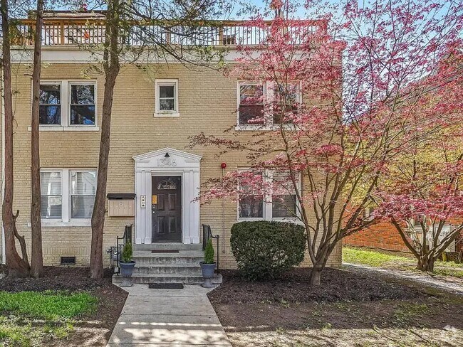 Building Photo - 1346 Nicholson St NW