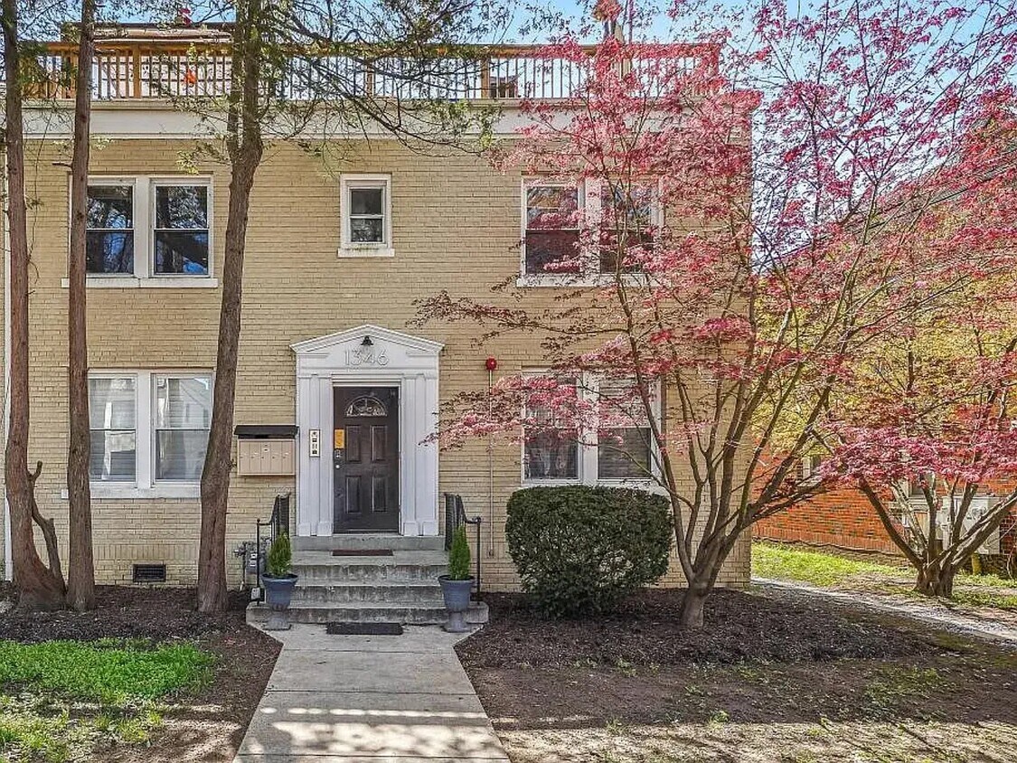 Primary Photo - 1346 Nicholson St NW