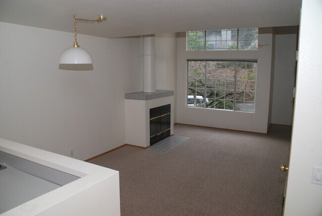 850SQFT LOFT 2 - 11314 25th Ave NE