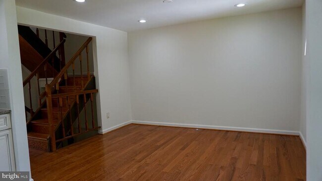 Foto del edificio - 8179 Curving Creek Ct