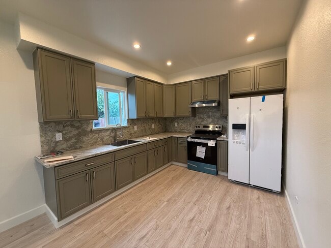 Cocina - 37045 Dutra Way