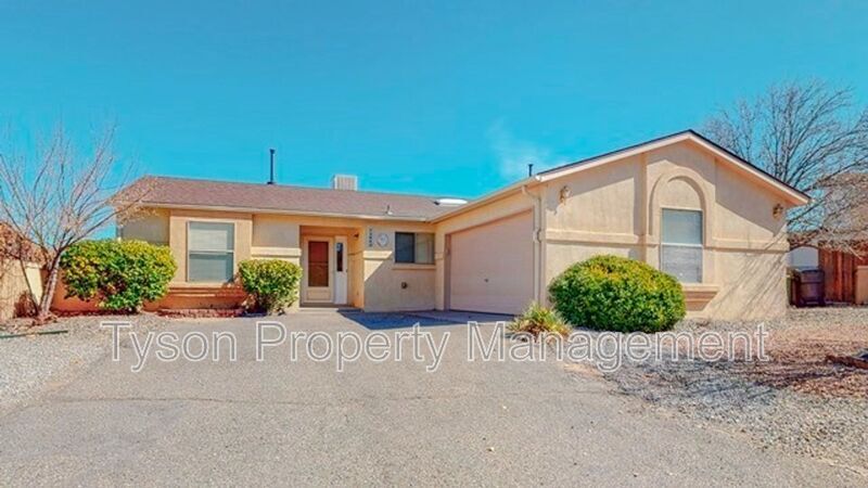 Primary Photo - 1390 Golden Eye Loop NE