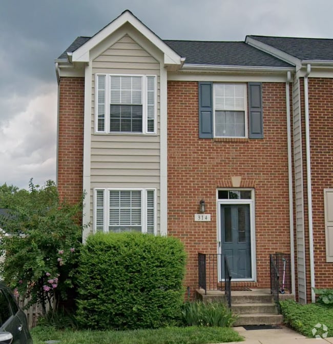 Building Photo - 314 Kirby St