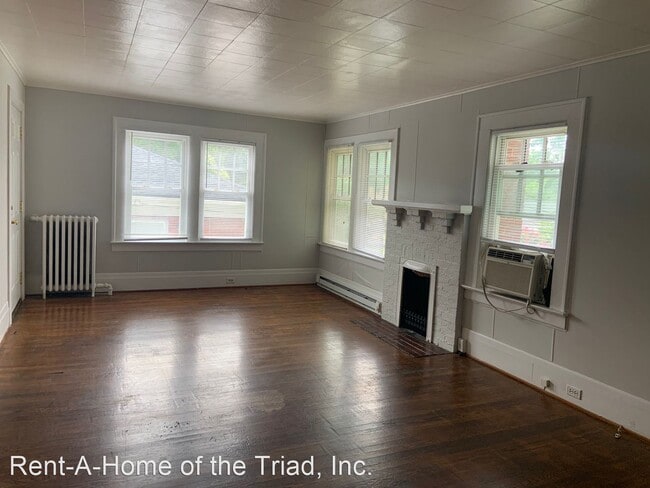 Building Photo - 3 br, 1 bath House - 1615  Walker Avenue