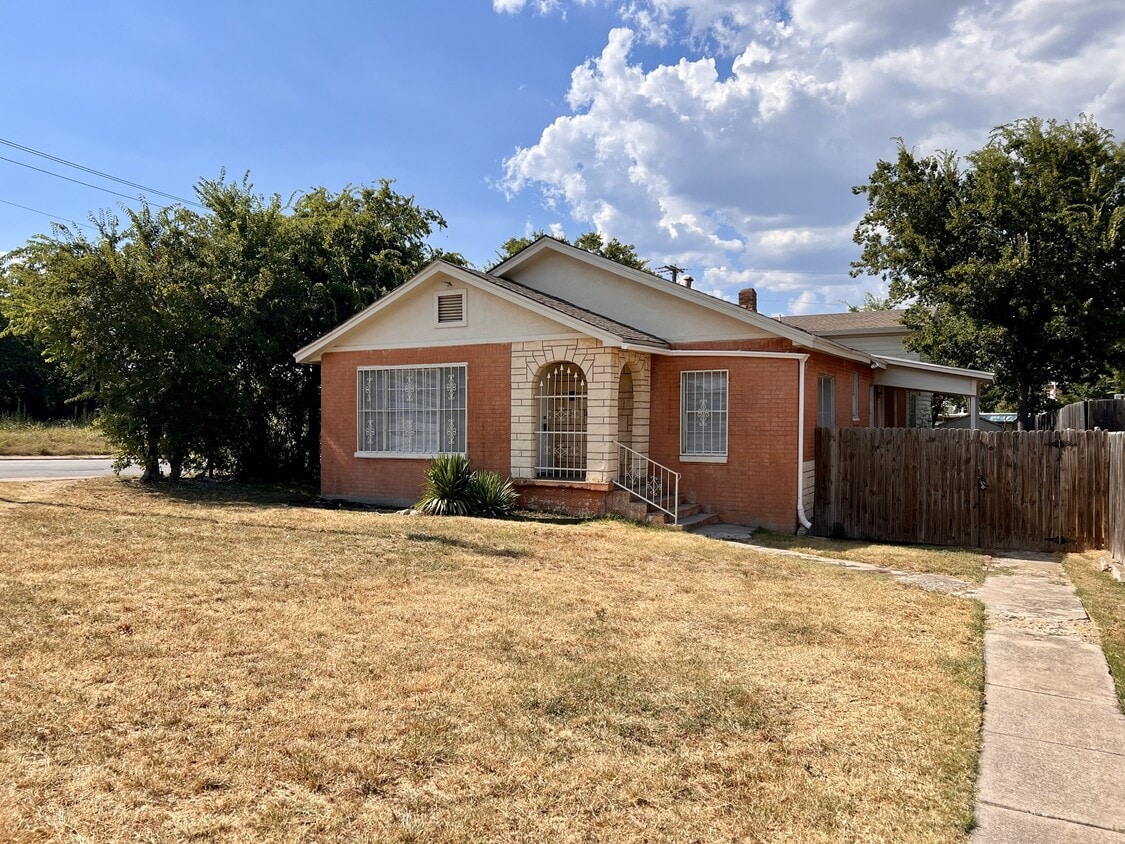 Photo - 5638 Curzon Ave (Fort Worth, TX)
