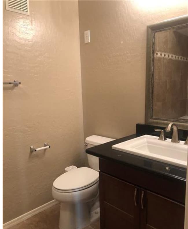 Foto del edificio - 8324 W Charleston Blvd