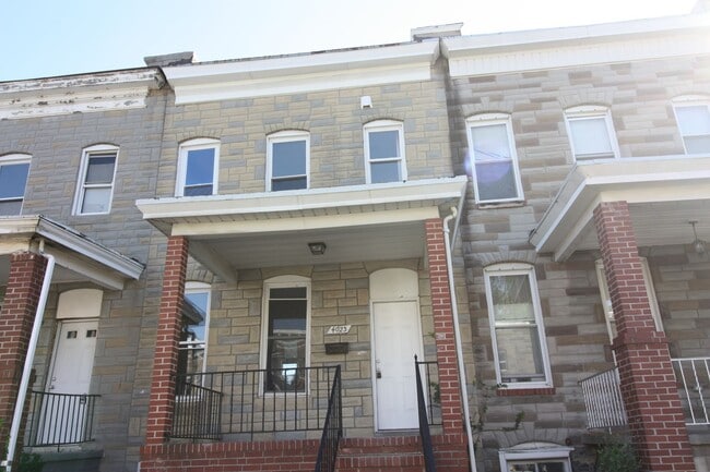 Photo - Beautiful 3 BD 1 BA Townhome in Amazing Location