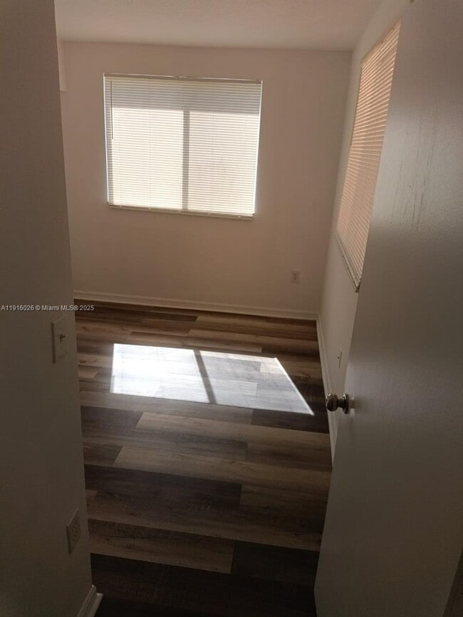 Foto del edificio - 17602 NW 25th Ave